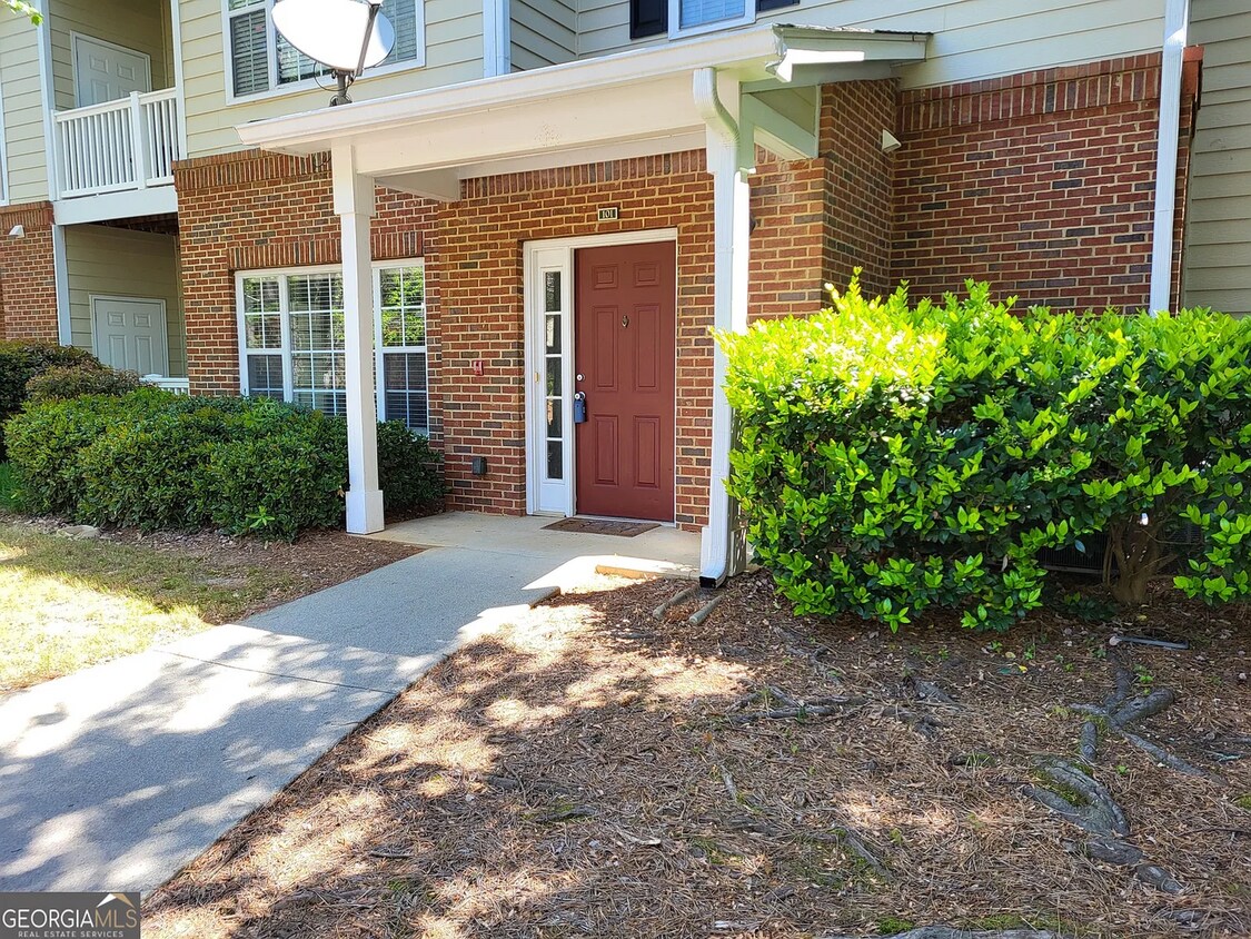 Foto principal - Located in Cobb - Minutes from the Battery...
