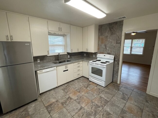Building Photo - 2803 36th St