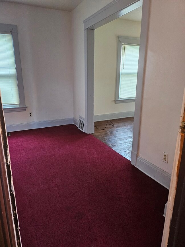 Building Photo - 15448 Calcutta Ave