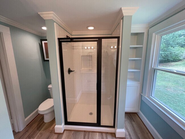 Foto del edificio - Cape Cod Style Student Housing in Pendleton!