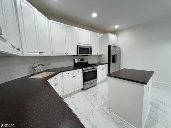 Building Photo - 311 Kensington Ln