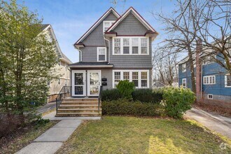 Building Photo - 40 Brookfield Rd