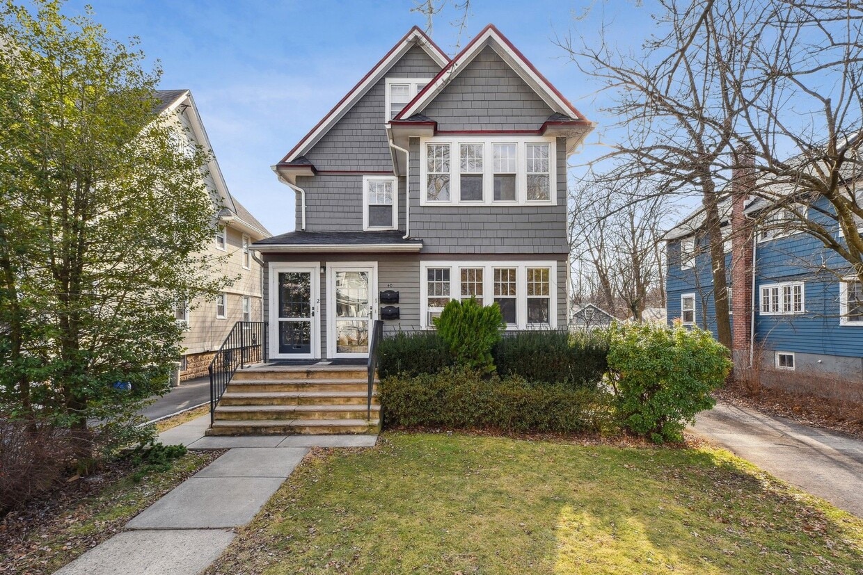 Primary Photo - 40 Brookfield Rd