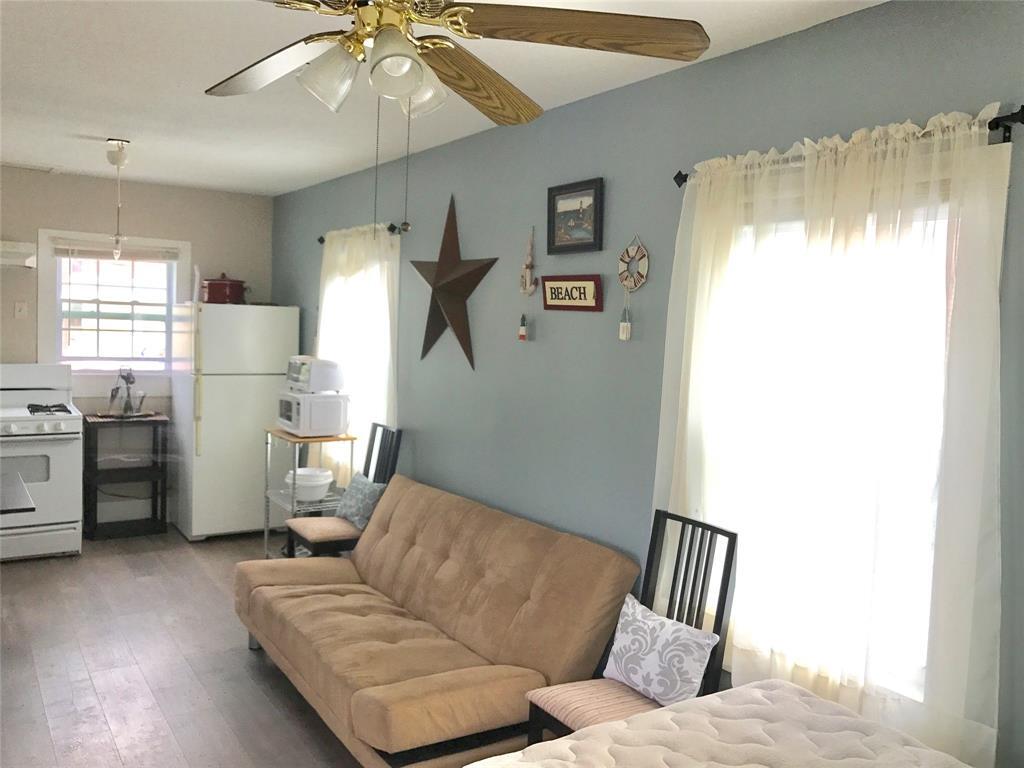 Primary Photo - 4025 Avenue R