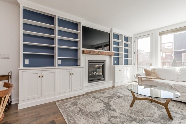 Living room - 62 India St