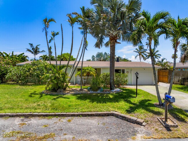 Building Photo - 251 Avenida De La Vista