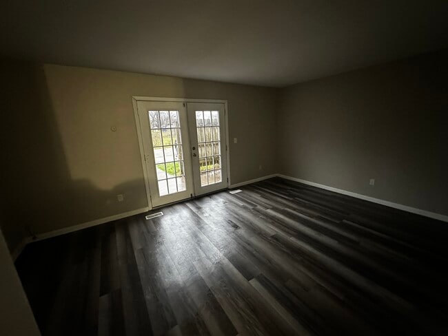 Building Photo - 6846 Emerald Ave