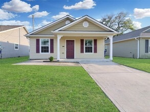 Building Photo - 7501 Blue Jay Dr
