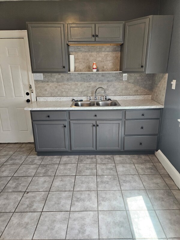 Foto principal - 7342 Wykes St