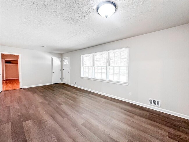 Building Photo - 4591 Woodward Rd