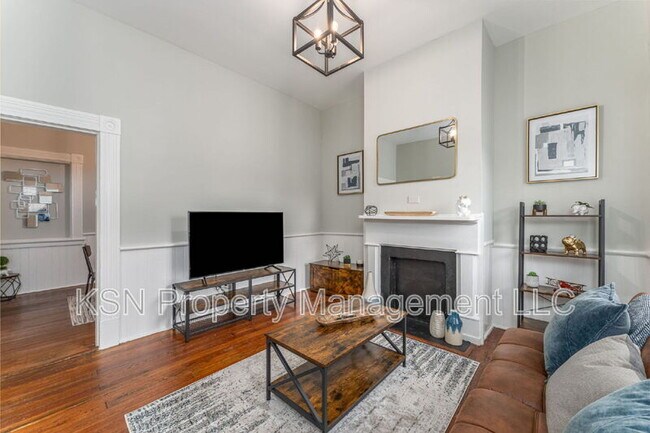 Building Photo - 509 1/2 Blair St