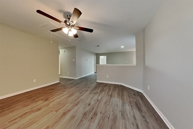 Building Photo - 32339 Summer Park Ln