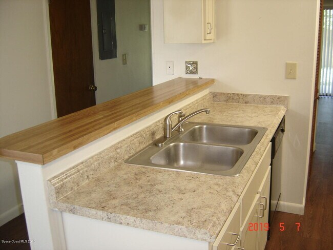 Foto del edificio - 292 W Towne Pl
