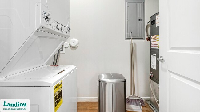 Foto del edificio - 4050 W Pine Blvd