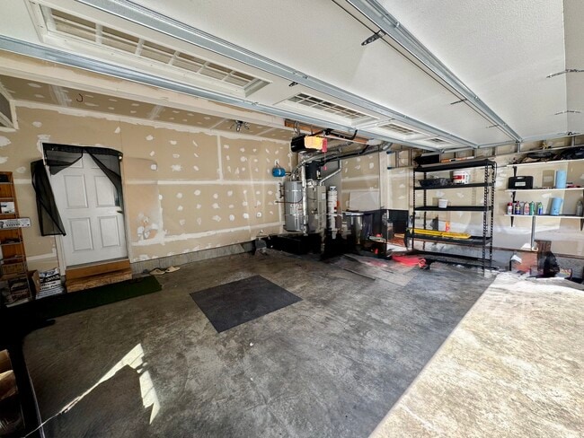 Building Photo - 2750 Diamond Loop