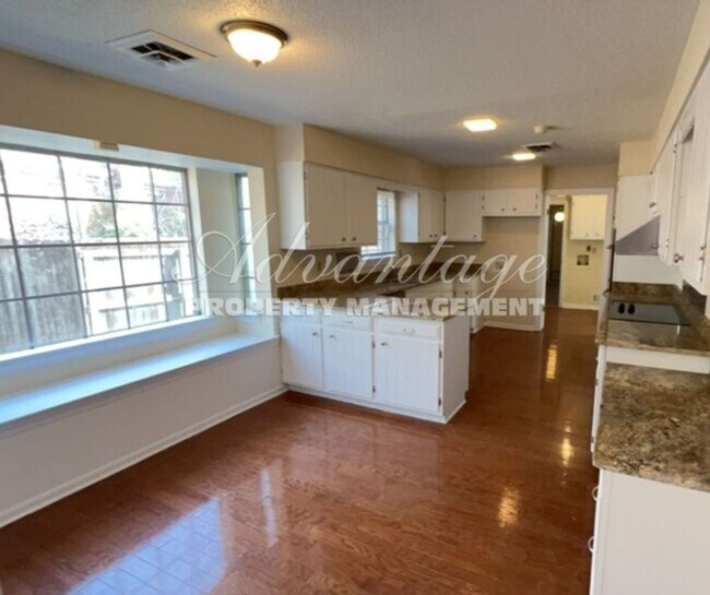 Building Photo - Newly Renovated Home In Germantown