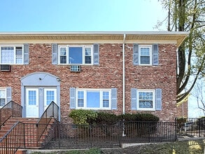 Building Photo - 45 Wedgewood Dr