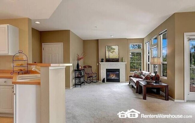 Building Photo - Your Dream Home: Cozy, Convenient, and Charming!