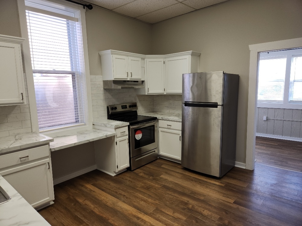 931 Main St, Antioch, IL 60002 Apartments in Antioch, IL