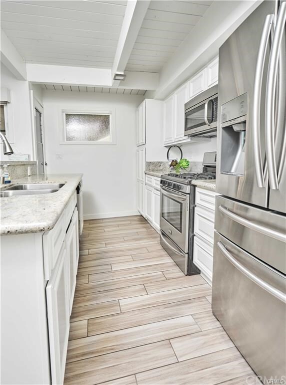 Foto del edificio - 2215 Cliff Dr