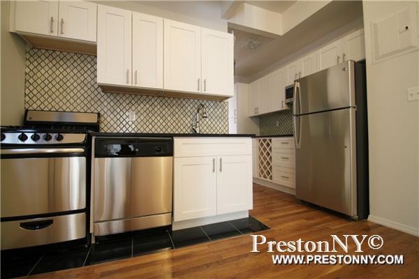 Primary Photo - 335 W 14th St