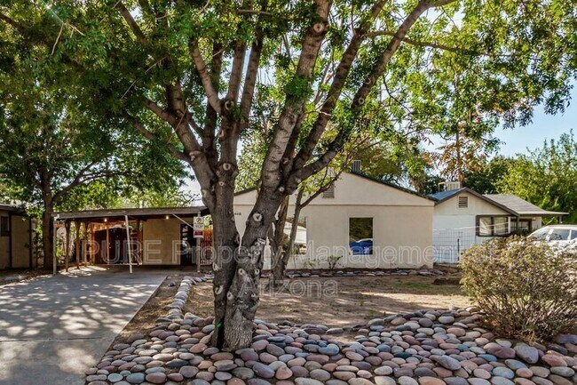 Foto del edificio - 920 S Farmer Ave