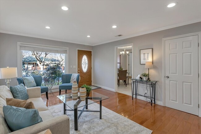 Building Photo - 354 Dana St