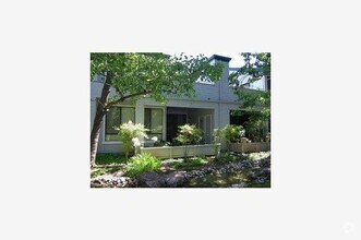 Building Photo - 6216 Buena Vista Dr