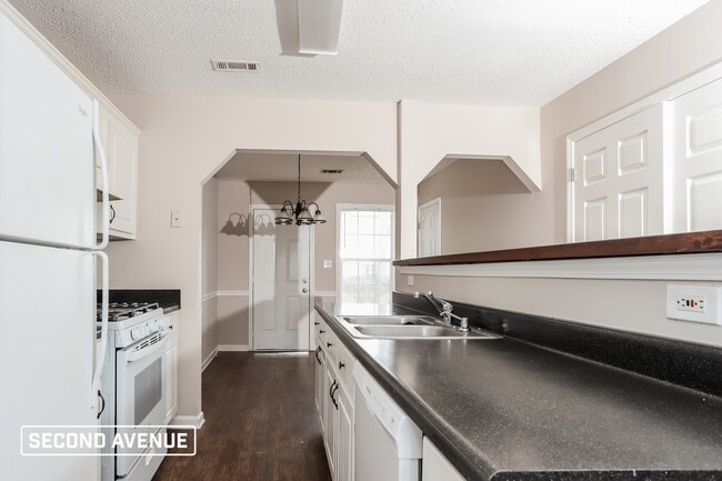 Foto del edificio - 1402 N Hampton Dr