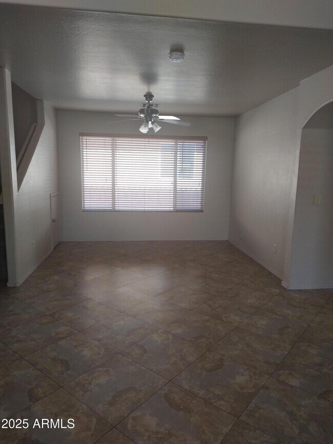 Foto del edificio - 3239 E Kerry Ln