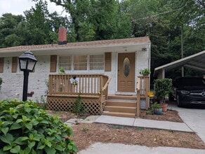 Building Photo - 712 Ellwood Dr