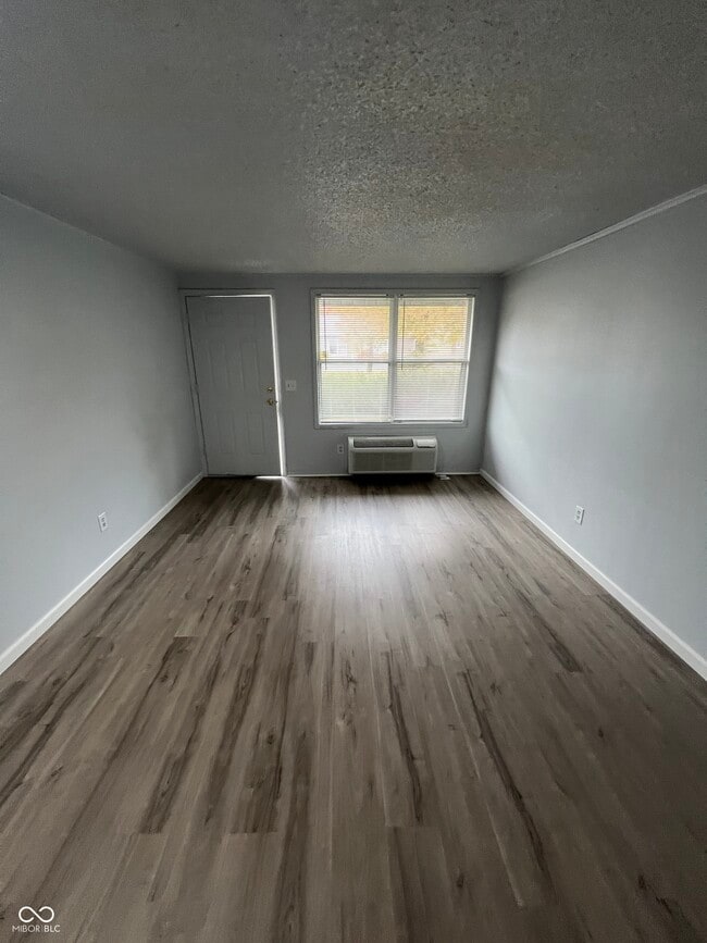 Foto del edificio - 2000 Indianapolis Rd