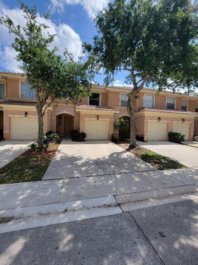 129 Wakulla Springs Way, Royal Palm Beach, FL 33411 Townhome Rentals in Royal Palm Beach FL