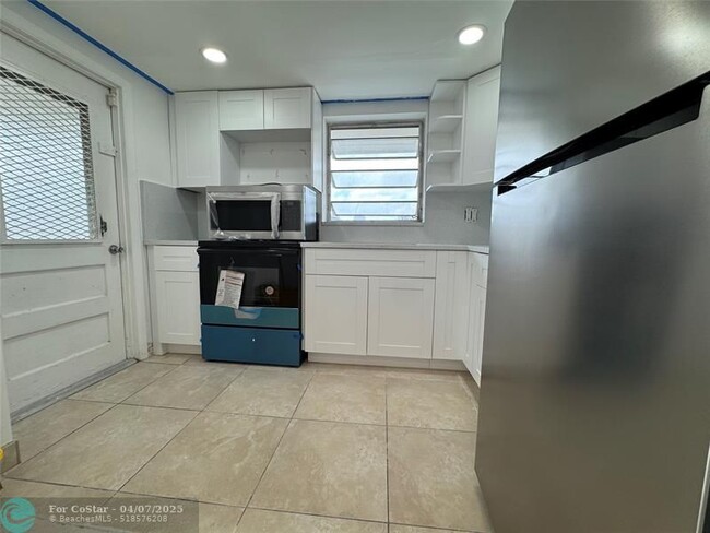 Building Photo - 5800 Margate Blvd