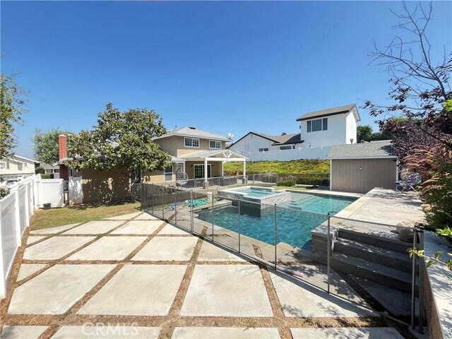 Building Photo - 19622 Crestknoll Dr