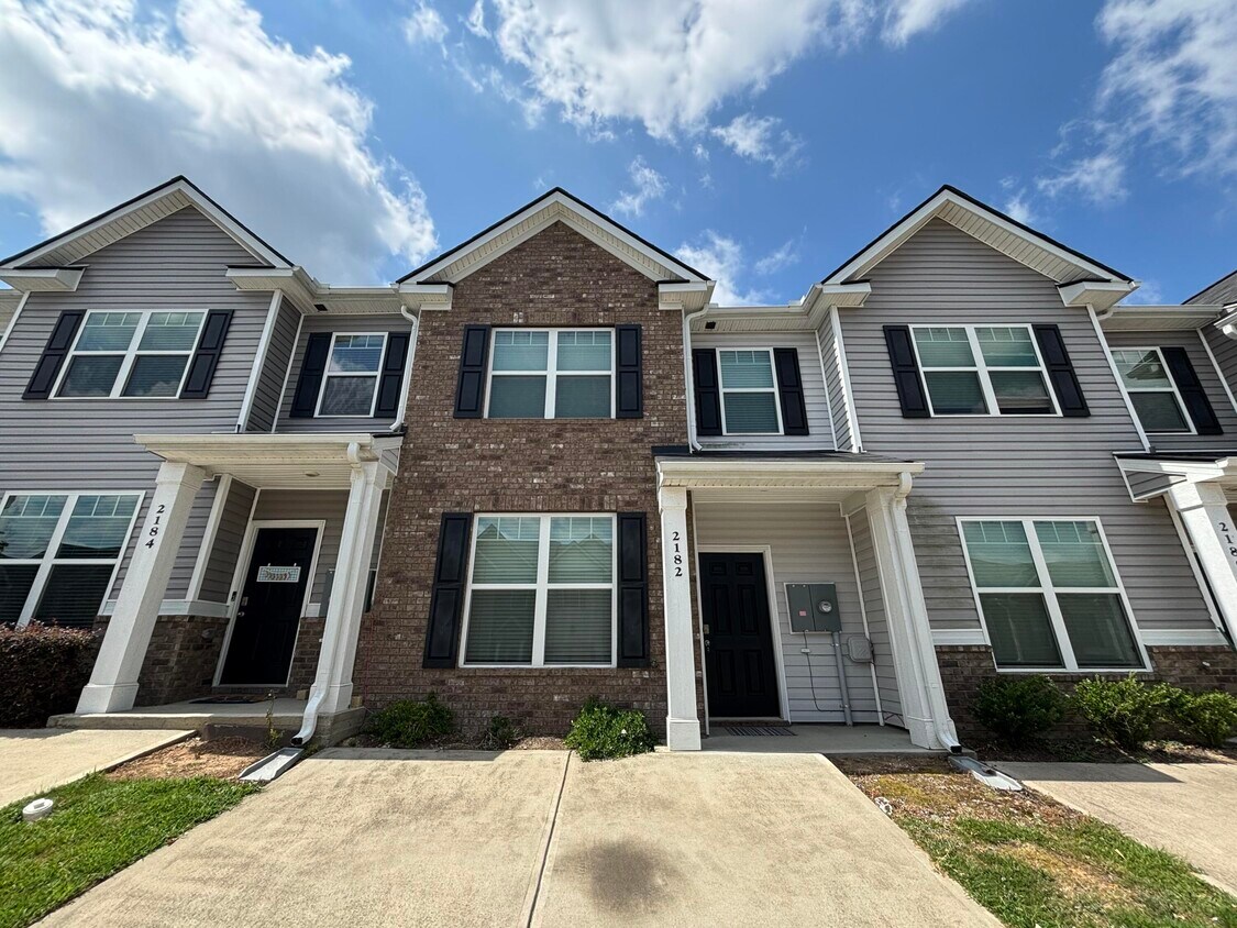 Foto principal - 2182 River Park Ct