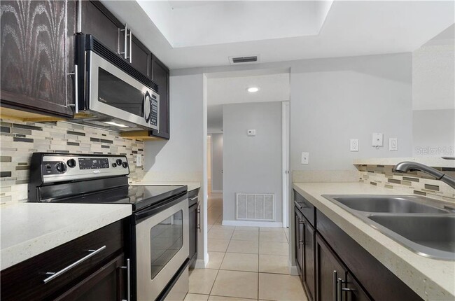 Building Photo - 5957 Windhover Dr