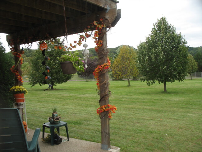 Fall Exterior - River Bluff Apartment Homes