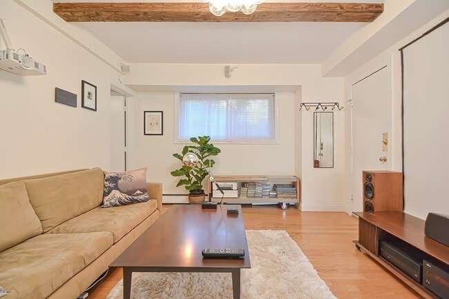 Foto del edificio - 1722 Commonwealth Ave