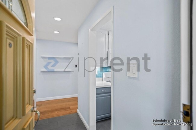 Foto del edificio - 33125 Basswood Ave