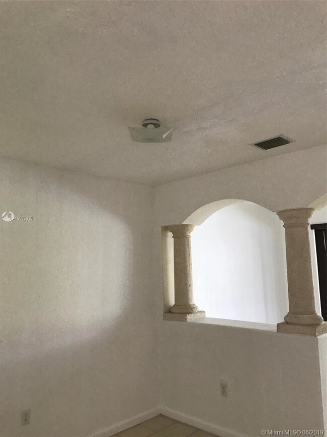 Foto del edificio - 2830 SE 16th Ave