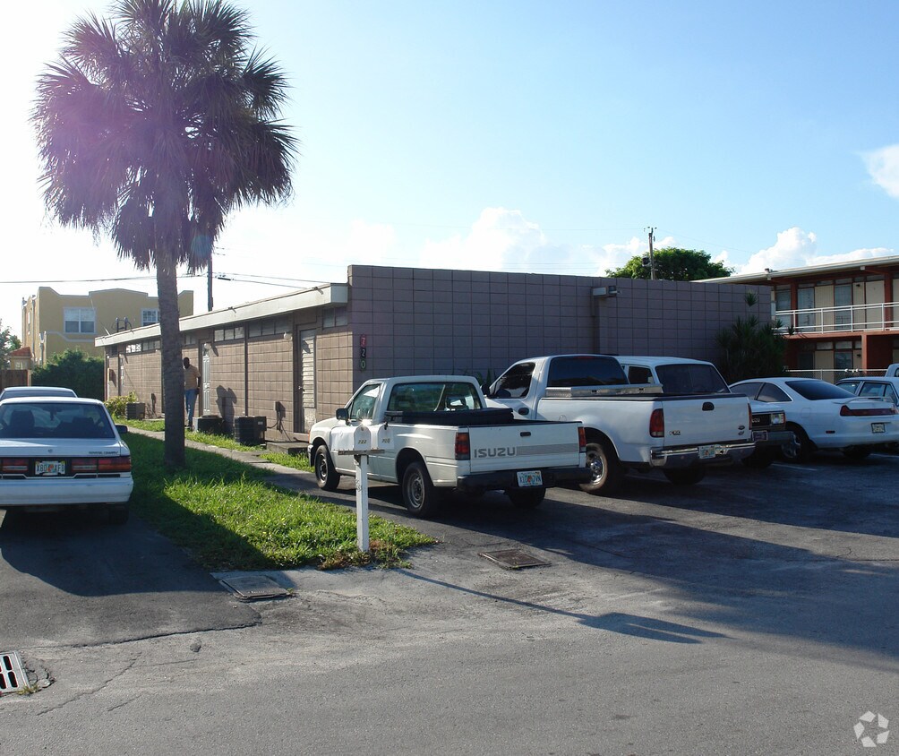 Primary Photo - 720 NW 2nd Ave