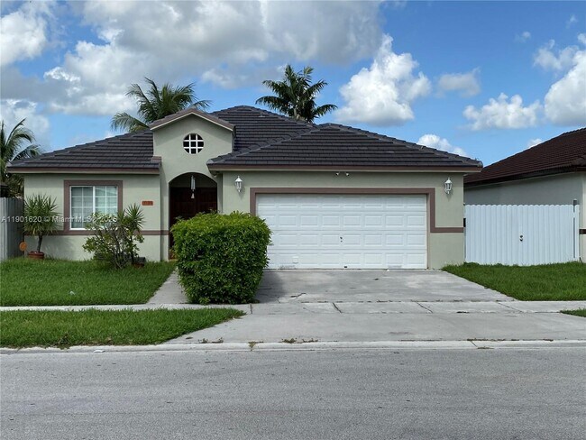 Foto del edificio - 17136 SW 143rd Pl