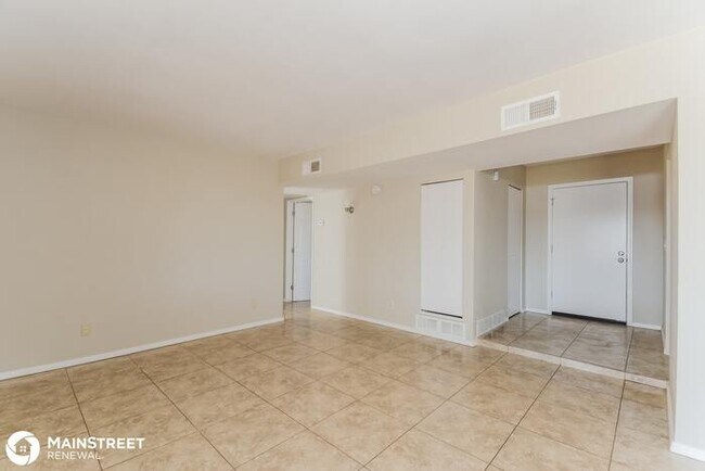 Building Photo - 2751 S Sarnoff Dr, Tucson, AZ 85730