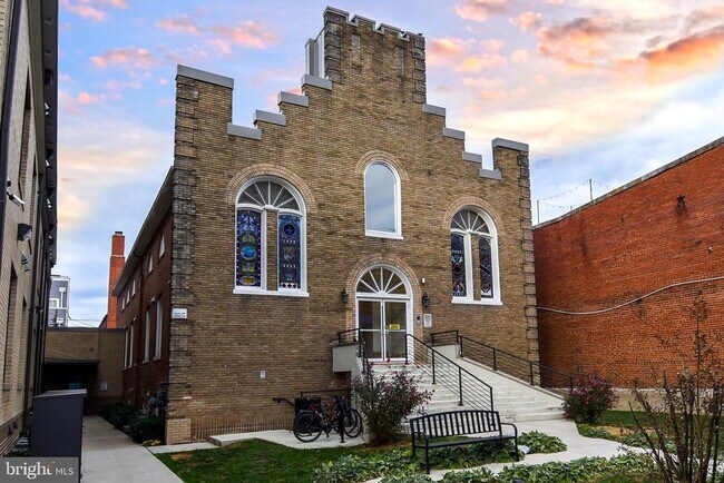 Foto del edificio - 625 Park Rd NW