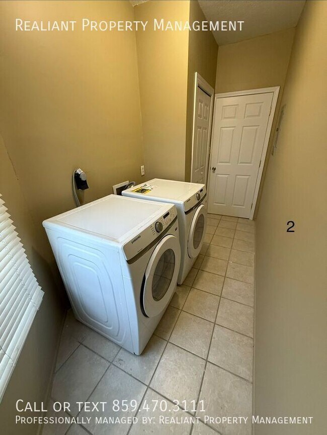 Photo - 711 W Maxwell St Apartment