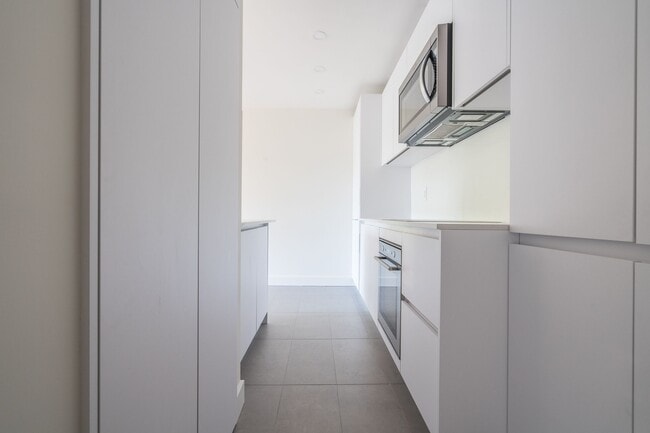 Photo du bâtiment - 111 Lawton Blvd