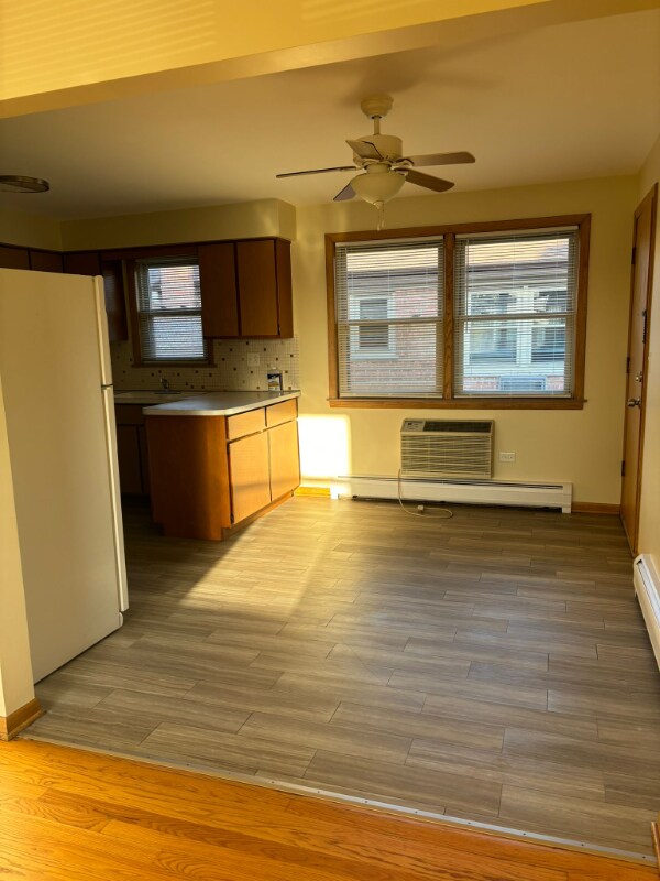 Foto del edificio - 7350 W Belmont Ave