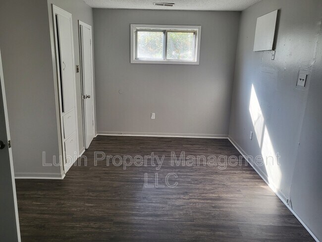 Foto del edificio - 1493 S Montgomery St