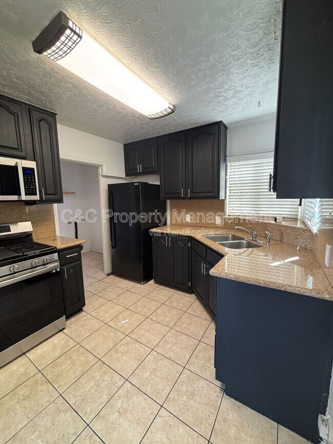 Foto del edificio - 1408 E 142nd St